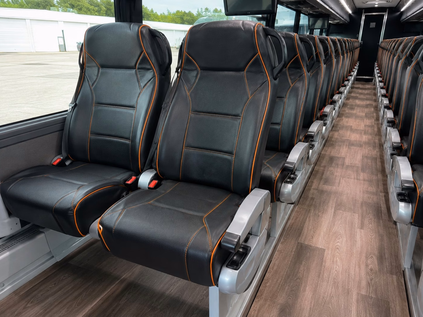 charter buses for convention and corporate groups flying into tulsa